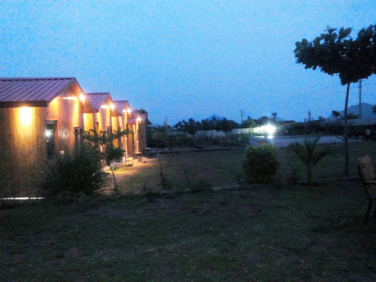 The Rustic Pines Hotel Udaipur Luaran gambar